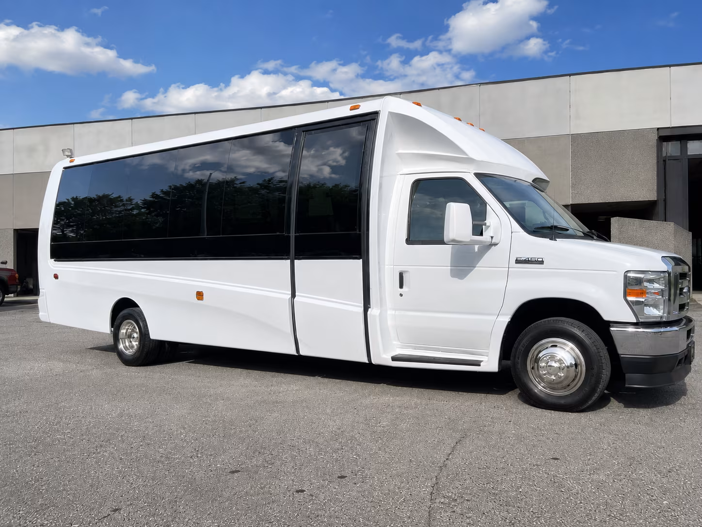 glendale easy employee shuttles with a glendale bus rental
