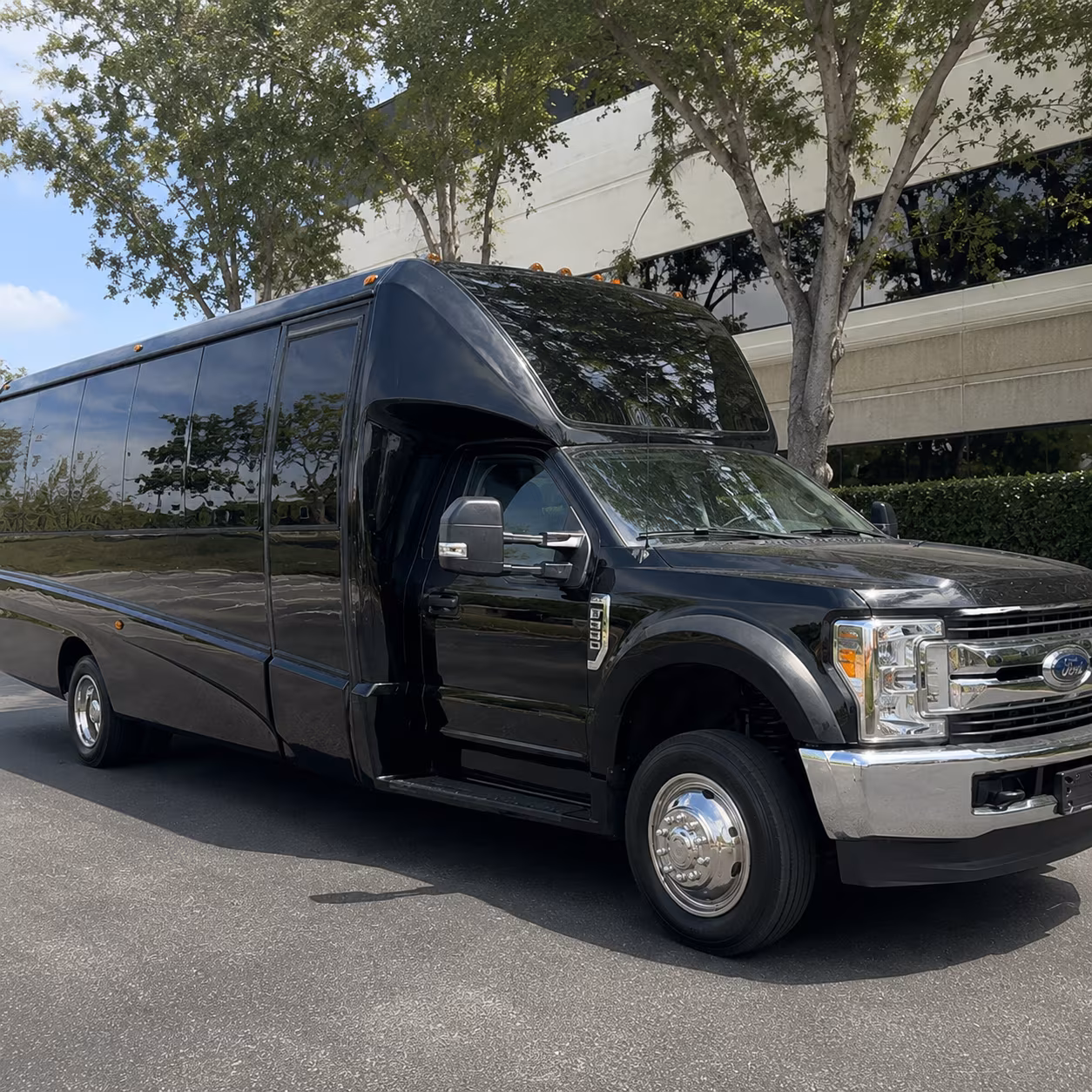 glendale sleek charter bus rentals for glendale corporate retreats