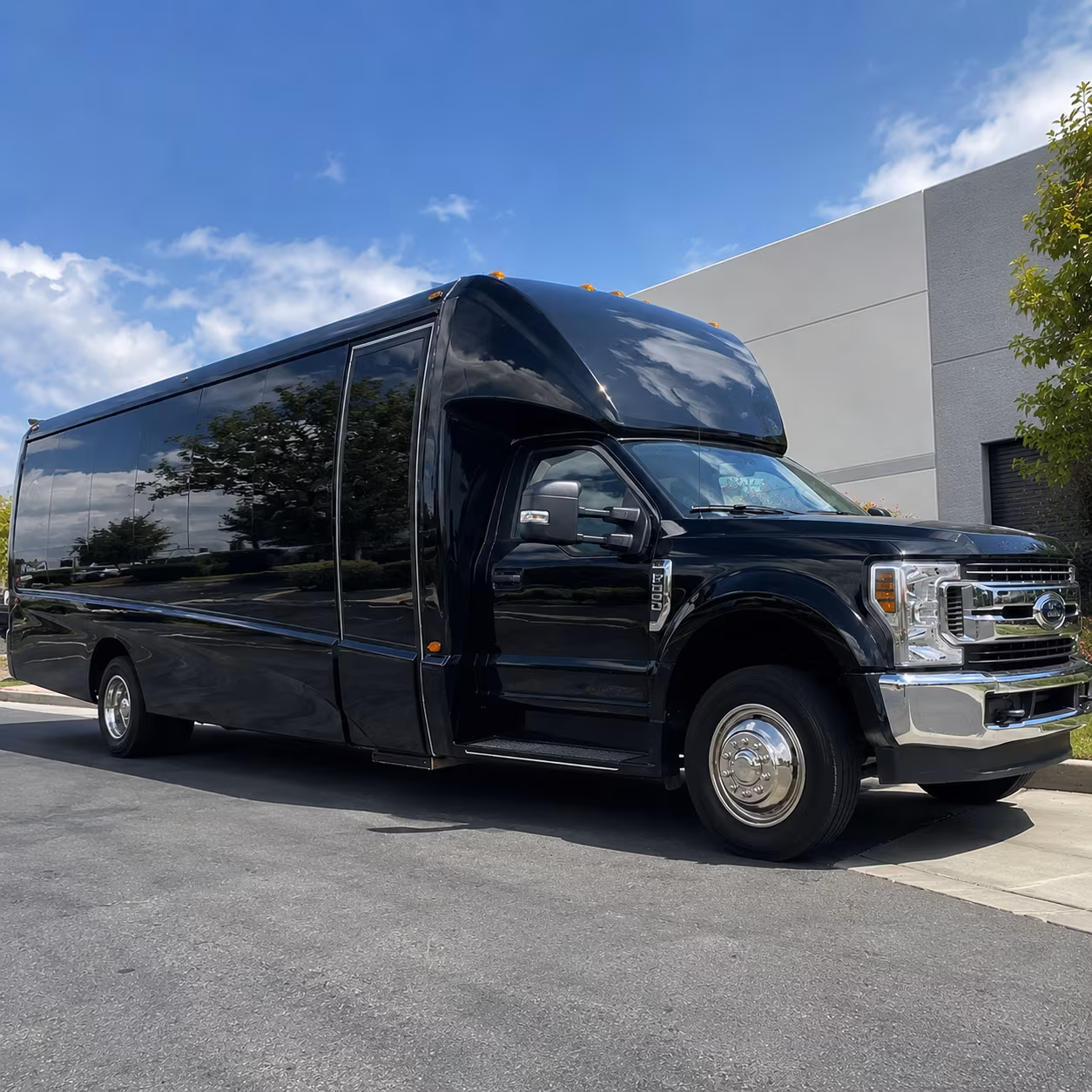 rent a minibus in yuma for smaller prom groups and friend squads