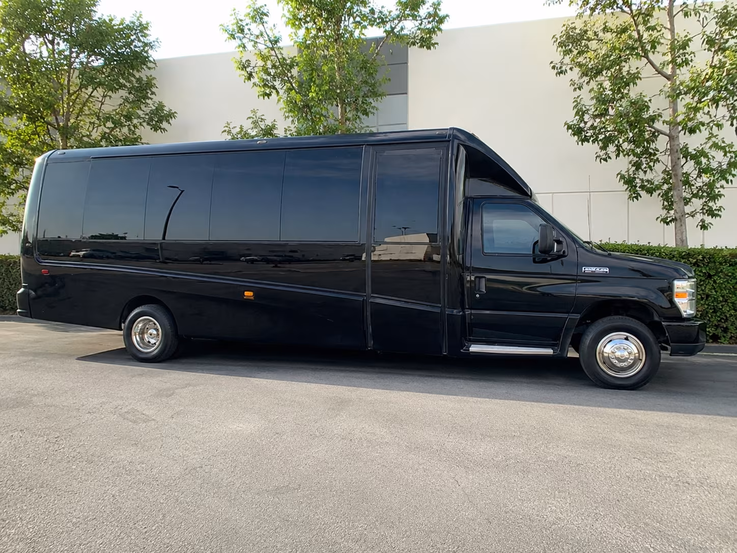 shuttle buses for yuma s distribution centers and warehouse operations
