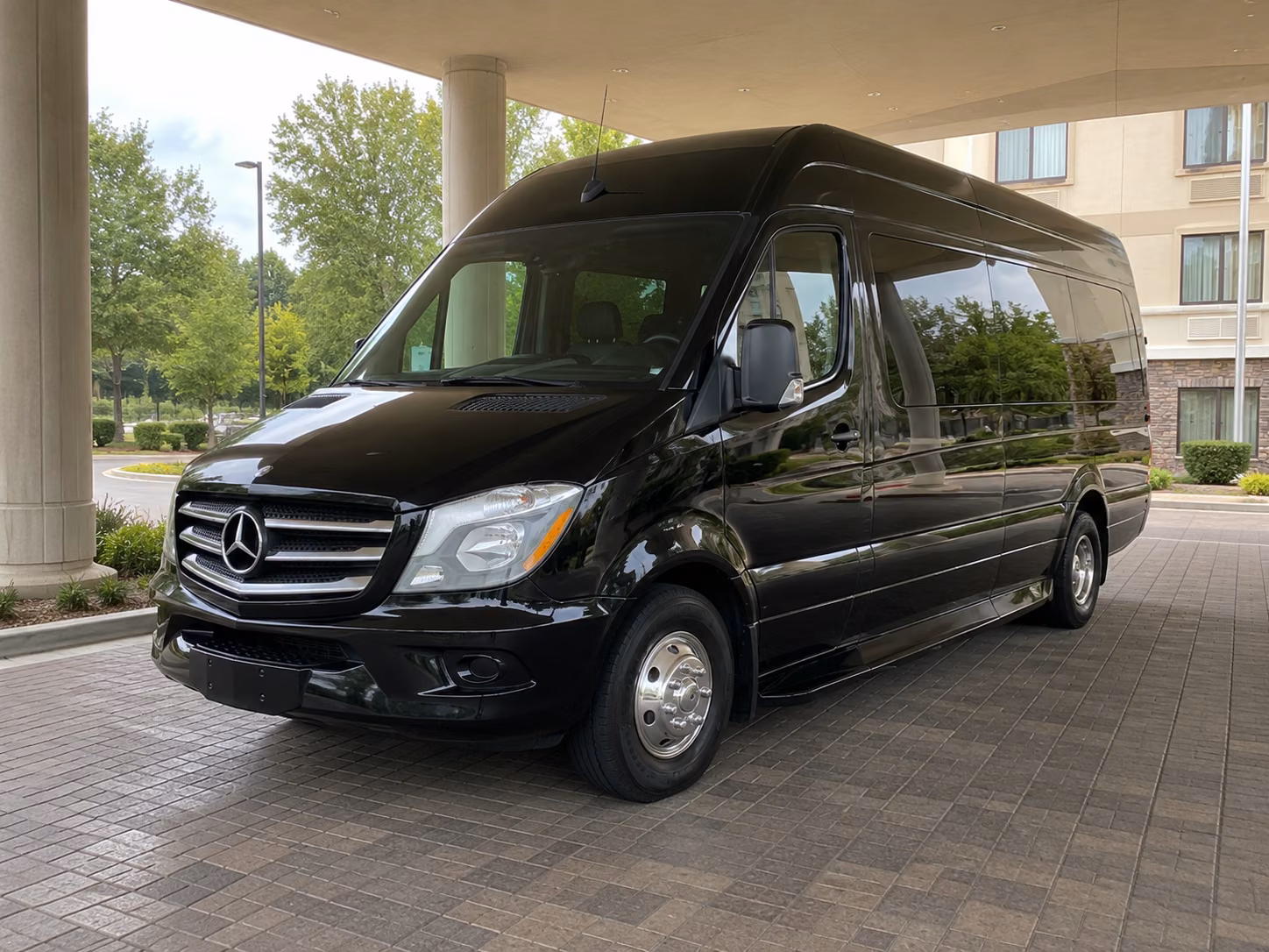 sprinter vans and limos for yuma prom couples and small groups